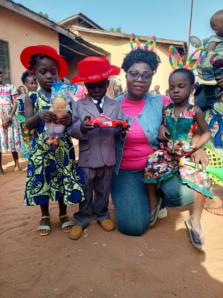 Noël à Akassato : L’honorable Edmonde Fonton, la “Maman Noël” des quatorze villages